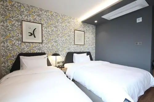 Brown Dot Hotel Sajik Baseball Stadium Puszan 0*,